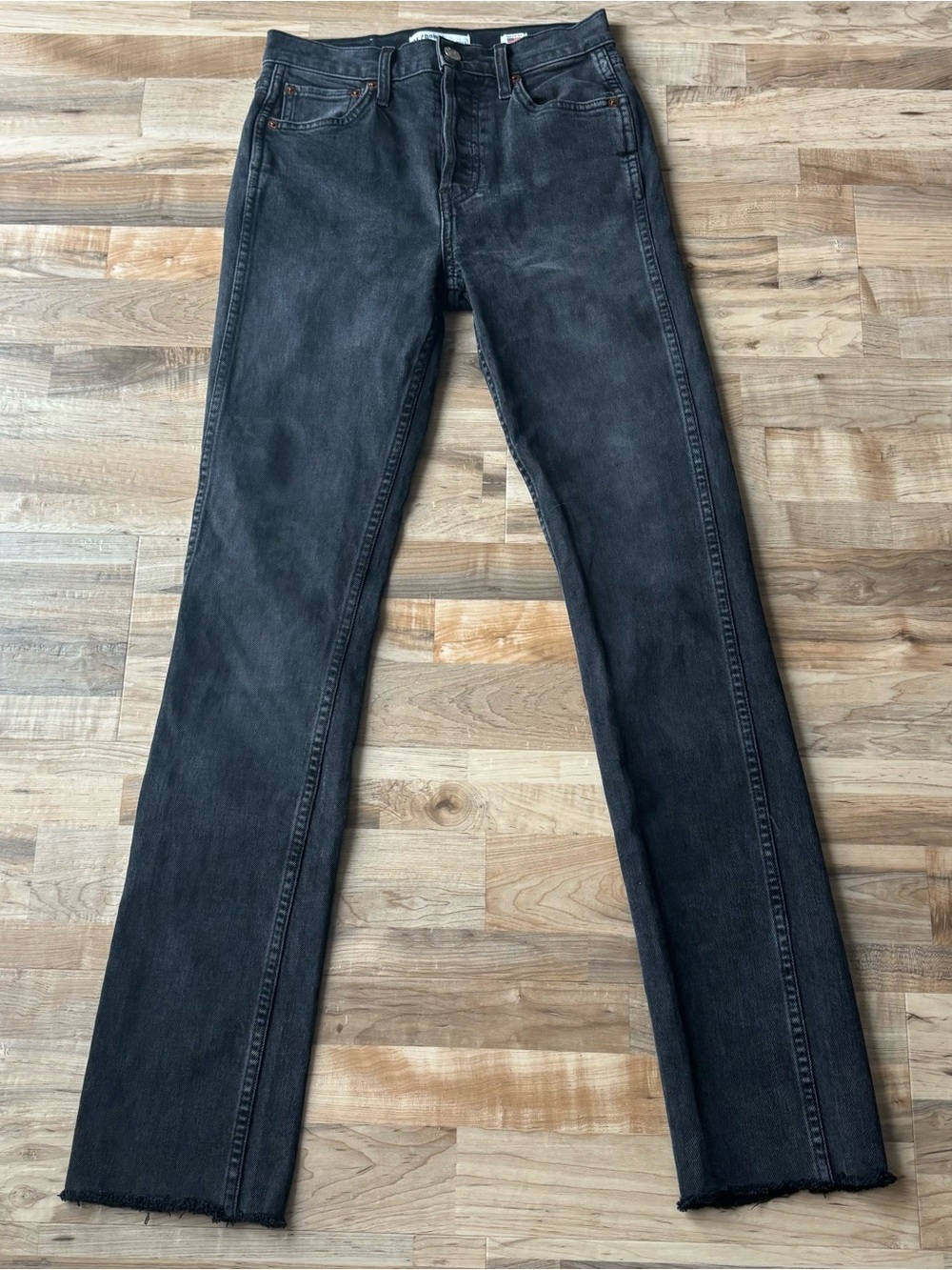 Re/Done High Rise Stove Pipe Jeans sz. 24 Black 85 Washed Raw Hem Downtown 90s